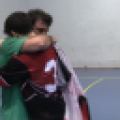 Abrazo entre Nacho Clemente y Carlos Buxeres tras quedar campeones de Lliga contra Bordils B.